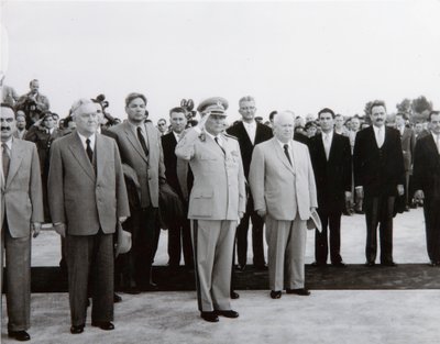 La llegada de la Delegación Soviética a Belgrado, 26 de mayo de 1955 de Russian Photographer